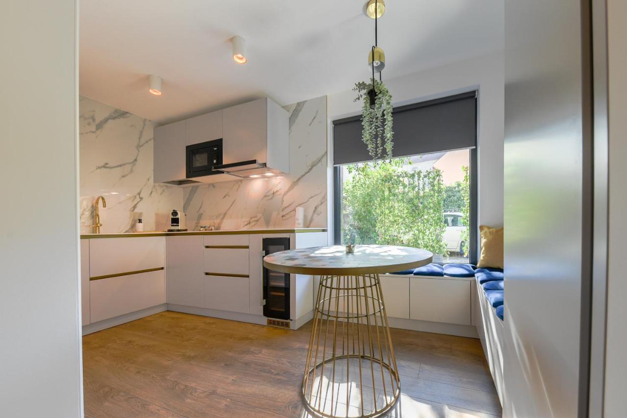 Designer Apartment In The City Center คลูจ-นาโปกา ภายนอก รูปภาพ