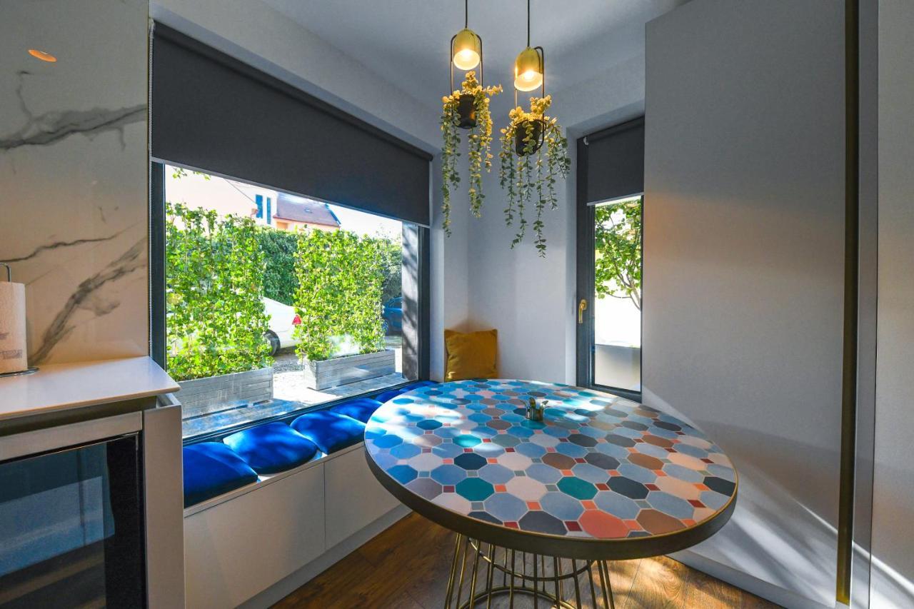 Designer Apartment In The City Center คลูจ-นาโปกา ภายนอก รูปภาพ